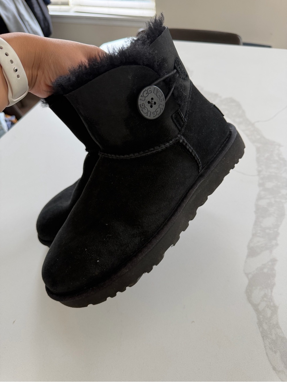 Women UGG Mini Bailey Button II Sheepskin Winter Boots Black Size 9